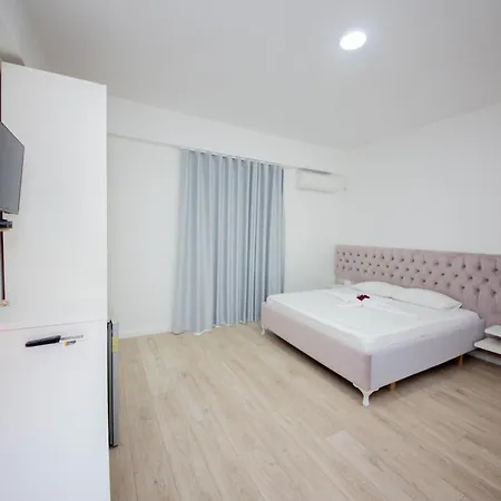 2e & Hotel Ksamil