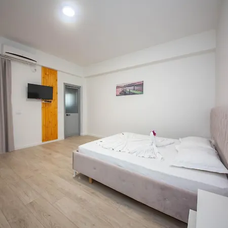 2e & Hotel Ksamil
