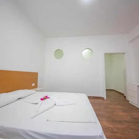 Hotel 2e & 3*