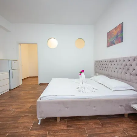 Hotel 2e &