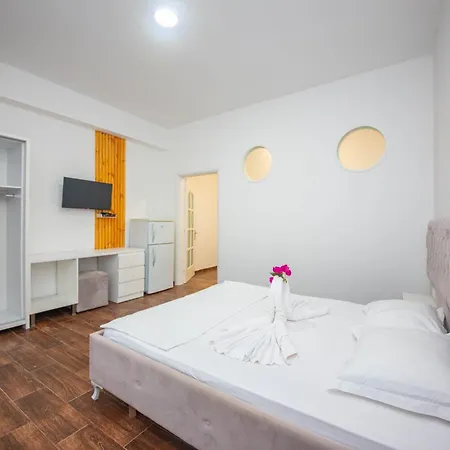 Hotel 2e & Ksamil