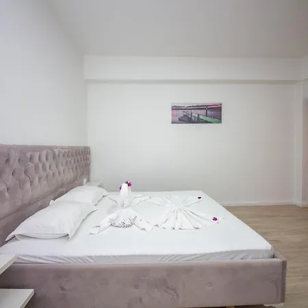 Hotel 2e & Ksamil