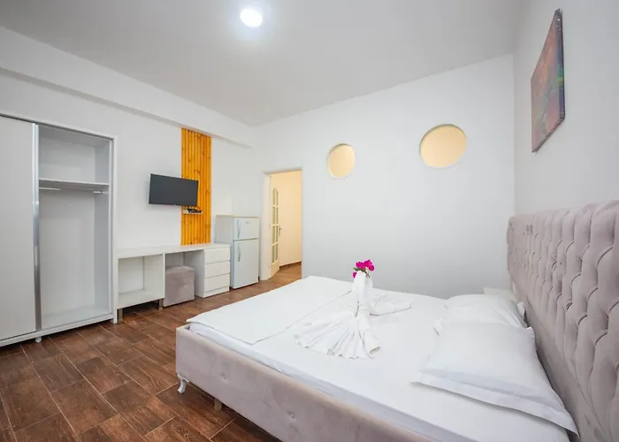 Szálloda 2e & Ksamil